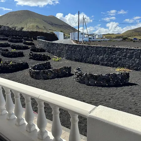 Vineyard House 度假居 *